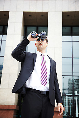 포토 JPG 주간 서양인 외국인 해외기획촬영 건축물 2011년태국 남자 포즈 비즈니스 모션 한명 서기 들기 사람 정장 빌딩 상반신 20대 성인 야외 건물 쌍안경 망원경 관찰 도시 직장인 비즈니스맨 도심 남자만 남자한명만 성인남자만 청년만 청년남자만 청년남자한명만 성인한명만 성인남자한명만 성인만 국내포토 자연요소 직업 1 옷 건축 인종 청년 파일형식