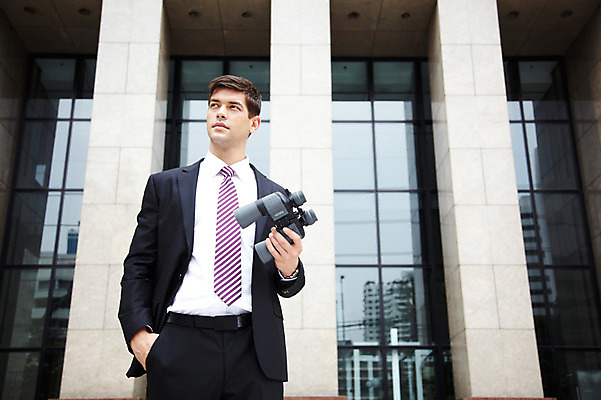 포토 JPG 주간 서양인 외국인 해외기획촬영 건축물 2011년태국 남자 포즈 비즈니스 모션 한명 서기 들기 사람 정장 빌딩 상반신 20대 성인 야외 건물 쌍안경 망원경 관찰 도시 직장인 비즈니스맨 도심 남자만 남자한명만 성인남자만 청년만 청년남자만 청년남자한명만 성인한명만 성인남자한명만 성인만 국내포토 자연요소 직업 1 옷 건축 인종 청년 파일형식