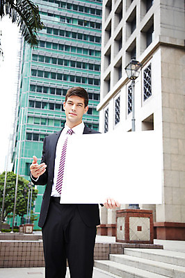 포토 JPG 주간 서양인 외국인 해외기획촬영 건축물 2011년태국 남자 포즈 비즈니스 모션 안내 알림판 한명 서기 들기 사람 정장 손짓 빌딩 상반신 20대 성인 야외 건물 계단 도시 직장인 비즈니스맨 도심 알림 남자만 남자한명만 성인남자만 청년만 청년남자만 청년남자한명만 성인한명만 성인남자한명만 성인만 국내포토 자연요소 직업 1 옷 건축 인종 청년 파일형식