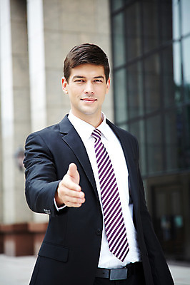 포토 JPG 주간 서양인 외국인 해외기획촬영 건축물 2011년태국 남자 포즈 비즈니스 모션 악수 한명 서기 미소 웃음 사람 정장 손짓 빌딩 상반신 20대 성인 야외 건물 도시 직장인 비즈니스맨 도심 남자만 남자한명만 성인남자만 청년만 청년남자만 청년남자한명만 성인한명만 성인남자한명만 성인만 국내포토 자연요소 직업 1 옷 건축 표정 인종 청년 파일형식