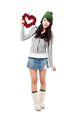 포토 JPG 스튜디오촬영 전신 모자 학생 계절 여자 기념일 꽃 행복 대학생 포즈 크리스마스 겨울 모션 실내 한명 서기 미소 웃음 들기 누끼 사람 동양인 이벤트 20대 성인 장미 화환 기쁨 한국인 즐거움 오브젝트 여자만 여자한명만 성인여자만 청년만 청년여자만 성인한명만 청년여자한명만 성인여자한명만 성인만 국내포토 식물 1 잡화 감정 표정 인종 청년 내부 파일형식