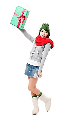 포토 JPG 스튜디오촬영 전신 모자 학생 계절 여자 기념일 행복 대학생 포즈 크리스마스 겨울 모션 실내 선물 한명 서기 미소 웃음 들기 누끼 사람 동양인 이벤트 20대 성인 선물상자 상자 목도리 기쁨 한국인 즐거움 여자만 여자한명만 성인여자만 청년만 청년여자만 성인한명만 청년여자한명만 성인여자한명만 성인만 국내포토 1 잡화 감정 표정 인종 청년 내부 파일형식