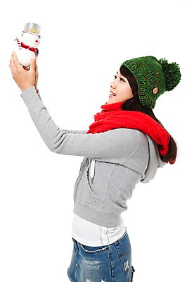 포토 JPG 스튜디오촬영 모자 학생 계절 여자 기념일 행복 인형 대학생 포즈 크리스마스장식 크리스마스 겨울 모션 눈사람 크리스마스용품 실내 한명 서기 미소 웃음 들기 누끼 사람 동양인 이벤트 상반신 20대 성인 옆모습 장식 목도리 기쁨 한국인 즐거움 오브젝트 여자만 여자한명만 성인여자만 청년만 청년여자만 성인한명만 청년여자한명만 성인여자한명만 성인만 국내포토 1 잡화 감정 뷰포인트 표정 인종 청년 내부 용품 파일형식