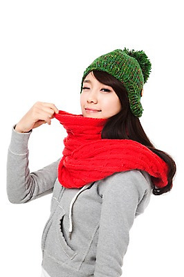 포토 JPG 스튜디오촬영 모자 학생 계절 여자 행복 대학생 포즈 겨울 모션 실내 한명 서기 미소 웃음 누끼 사람 동양인 이벤트 상반신 20대 성인 목도리 기쁨 한국인 즐거움 여자만 여자한명만 성인여자만 청년만 청년여자만 성인한명만 청년여자한명만 성인여자한명만 성인만 국내포토 1 잡화 감정 표정 인종 청년 내부 파일형식