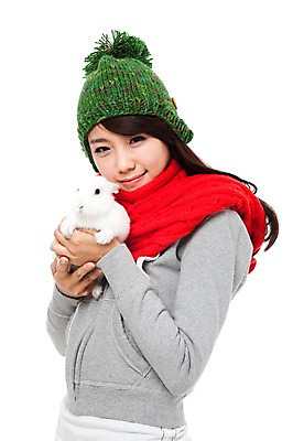 포토 JPG 스튜디오촬영 동물 모자 한마리 학생 계절 여자 행복 대학생 포즈 겨울 모션 실내 한명 서기 미소 웃음 들기 누끼 사람 동양인 이벤트 상반신 20대 성인 목도리 기쁨 한국인 토끼 즐거움 반려 여자만 여자한명만 성인여자만 청년만 청년여자만 성인한명만 청년여자한명만 성인여자한명만 성인만 국내포토 1 잡화 감정 포유류 표정 인종 청년 내부 반려동물 파일형식