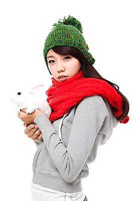 포토 JPG 스튜디오촬영 동물 모자 한마리 학생 계절 여자 행복 대학생 포즈 겨울 모션 실내 한명 서기 미소 웃음 들기 누끼 사람 동양인 이벤트 상반신 20대 성인 목도리 기쁨 한국인 토끼 즐거움 반려 여자만 여자한명만 성인여자만 청년만 청년여자만 성인한명만 청년여자한명만 성인여자한명만 성인만 국내포토 1 잡화 감정 포유류 표정 인종 청년 내부 반려동물 파일형식