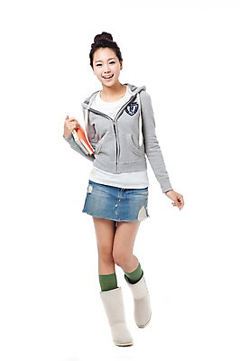 포토 JPG 스튜디오촬영 전신 학생 라이프스타일 여자 교육 대학생 포즈 모션 대학생라이프 실내 한명 서기 미소 웃음 들기 누끼 사람 동양인 20대 성인 책 캠퍼스라이프 한국인 두권 여자만 여자한명만 성인여자만 청년만 청년여자만 성인한명만 청년여자한명만 성인여자한명만 성인만 국내포토 1 2 표정 인종 청년 내부 생활 파일형식