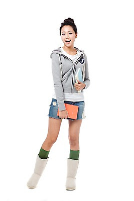 포토 JPG 스튜디오촬영 전신 학생 라이프스타일 여자 교육 대학생 포즈 모션 대학생라이프 문구용품 실내 한명 서기 미소 웃음 들기 누끼 사람 동양인 20대 성인 책 필기구 연필 캠퍼스라이프 공책 한국인 두권 여자만 여자한명만 성인여자만 청년만 청년여자만 성인한명만 청년여자한명만 성인여자한명만 성인만 국내포토 1 2 학용품 표정 인종 청년 내부 생활 오브젝트 파일형식