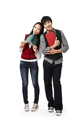 포토 JPG 스튜디오촬영 전신 학생 라이프스타일 여자 교육 남자 대학생 포즈 모션 대학생라이프 실내 서기 미소 웃음 들기 누끼 사람 동양인 20대 성인 두명 책 캠퍼스라이프 한국인 두권 청년만 성인만 국내포토 2 표정 인종 청년 내부 생활 파일형식