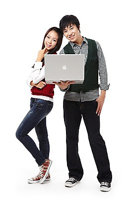 포토 JPG 스튜디오촬영 전신 학생 라이프스타일 여자 교육 남자 대학생 포즈 모션 대학생라이프 실내 서기 미소 웃음 들기 누끼 사람 동양인 20대 성인 두명 노트북 컴퓨터 캠퍼스라이프 한국인 청년만 성인만 국내포토 표정 인종 청년 내부 생활 전자제품 파일형식