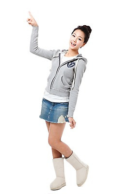 포토 JPG 스튜디오촬영 전신 학생 라이프스타일 여자 교육 대학생 포즈 모션 대학생라이프 실내 한명 서기 미소 웃음 누끼 사람 동양인 손짓 20대 성인 캠퍼스라이프 한국인 가리킴 여자만 여자한명만 성인여자만 청년만 청년여자만 성인한명만 청년여자한명만 성인여자한명만 성인만 국내포토 1 표정 인종 청년 내부 생활 파일형식