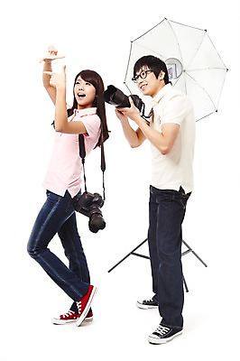 포토 JPG 스튜디오촬영 전신 직업 학생 라이프스타일 여자 교육 남자 대학생 포즈 모션 대학생라이프 조명 실내 서기 미소 웃음 들기 누끼 사람 동양인 20대 성인 두명 카메라 캠퍼스라이프 사진촬영 한국인 사진사 열정 조명기구 구도 사진조명 조명기기 조명시설 조명장치 촬영장비 청년만 성인만 국내포토 감정 표정 인종 청년 내부 생활 전자제품 촬영 기계 장비 도구 작가 시설 파일형식