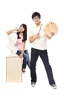 포토 JPG 스튜디오촬영 전신 직업 학생 라이프스타일 여자 교육 남자 대학생 포즈 모션 대학생라이프 실내 미술 서기 미소 웃음 들기 누끼 사람 앉기 동양인 20대 성인 두명 캠퍼스라이프 물감 미술도구 한국인 붓 팔레트 열정 석고상 미대생 석고 청년만 성인만 국내포토 감정 문화예술 표정 인종 청년 내부 생활 오브젝트 파일형식