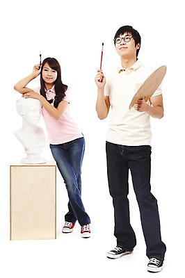 포토 JPG 스튜디오촬영 전신 직업 학생 라이프스타일 여자 교육 남자 대학생 포즈 모션 대학생라이프 실내 미술 서기 미소 들기 누끼 사람 동양인 20대 성인 두명 캠퍼스라이프 미술도구 한국인 붓 팔레트 열정 석고상 미대생 석고 청년만 성인만 국내포토 감정 문화예술 표정 인종 청년 내부 생활 오브젝트 파일형식