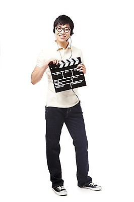 포토 JPG 스튜디오촬영 전신 직업 학생 라이프스타일 교육 남자 대학생 포즈 모션 대학생라이프 실내 한명 서기 미소 웃음 들기 누끼 사람 동양인 손짓 20대 성인 캠퍼스라이프 촬영 헤드셋 한국인 감독 클래퍼보드 열정 방송 조감독 조연출 남자만 남자한명만 성인남자만 청년만 청년남자만 청년남자한명만 성인한명만 성인남자한명만 성인만 국내포토 1 감정 음향기기 표정 인종 청년 내부 생활 헤드폰 파일형식