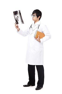 포토 JPG 스튜디오촬영 전신 직업 학생 라이프스타일 교육 남자 대학생 포즈 생각 의학 청진기 의료기기 모션 대학생라이프 엑스레이 실내 한명 서기 들기 누끼 사람 동양인 20대 성인 치료 책 캠퍼스라이프 한국인 의사 의료용품 가운 의사가운 고민 열정 의대생 남자만 남자한명만 성인남자만 청년만 청년남자만 청년남자한명만 성인한명만 성인남자한명만 성인만 국내포토 1 옷 감정 인종 청년 내부 생활 의료진 파일형식