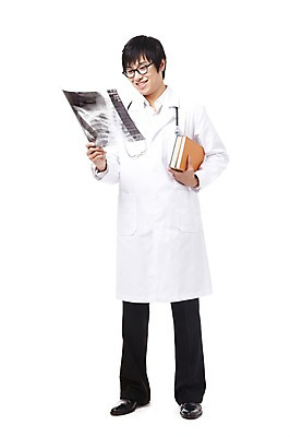 포토 JPG 스튜디오촬영 전신 직업 학생 라이프스타일 응시 교육 남자 대학생 포즈 의학 청진기 의료기기 모션 대학생라이프 엑스레이 실내 한명 서기 미소 웃음 들기 누끼 사람 동양인 20대 성인 치료 책 캠퍼스라이프 한국인 의사 의료용품 가운 의사가운 열정 의대생 남자만 남자한명만 성인남자만 청년만 청년남자만 청년남자한명만 성인한명만 성인남자한명만 성인만 국내포토 1 시선 옷 감정 표정 인종 청년 내부 생활 의료진 파일형식