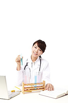 포토 JPG 스튜디오촬영 직업 학생 라이프스타일 여자 교육 대학생 포즈 청진기 의료기기 대학생라이프 실내 실험기구 실험 한명 웃음 들기 누끼 사람 앉기 동양인 상반신 20대 성인 치료 책 노트북 컴퓨터 캠퍼스라이프 펼침 한국인 의사 의료용품 가운 의사가운 실험복 스포이트 시험관 열정 의대생 여자만 여자한명만 성인여자만 청년만 청년여자만 성인한명만 청년여자한명만 성인여자한명만 성인만 국내포토 1 옷 감정 과학 의학 모션 표정 인종 청년 내부 생활 전자제품 의료진 피펫 파일형식