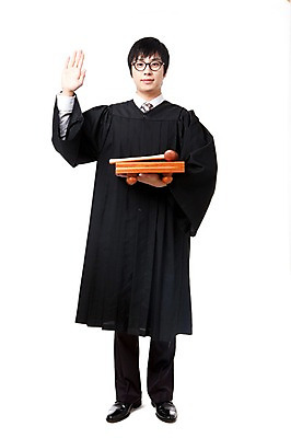 포토 JPG 스튜디오촬영 전신 직업 학생 라이프스타일 교육 남자 대학생 포즈 모션 대학생라이프 실내 한명 서기 들기 누끼 사람 동양인 손짓 20대 성인 캠퍼스라이프 한국인 가운 판사복 선택 맹세 선서 법률가 판사 검사_법률가 법 열정 의사봉 재판 법관 판결 법원 법의 변호사 법대생 법학과 제헌절 남자만 남자한명만 성인남자만 청년만 청년남자만 청년남자한명만 성인한명만 성인남자한명만 성인만 국내포토 1 옷 감정 컨셉 인종 청년 내부 생활 결심 국경일 파일형식