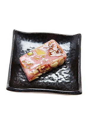 포토 JPG 스튜디오촬영 접시 명절 한식 음식 분홍색 디저트 떡 한국 실내 누끼 사람없음 전통음식 공주떡 국내포토 전통 식기 기념일 아시아 컬러 내부 파일형식