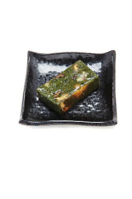 포토 JPG 스튜디오촬영 접시 명절 한식 음식 디저트 떡 한국 실내 누끼 사람없음 전통음식 공주떡 국내포토 전통 식기 기념일 아시아 내부 파일형식