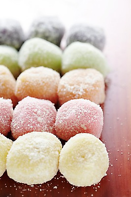 포토 JPG 스튜디오촬영 접시 명절 한식 음식 디저트 떡 한국 실내 사람없음 전통음식 경단 국내포토 전통 식기 기념일 아시아 내부 파일형식