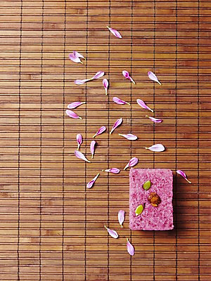 포토 JPG 스튜디오촬영 명절 한식 음식 분홍색 디저트 떡 한국 실내 사람없음 전통음식 설기 국내포토 전통 기념일 아시아 컬러 내부 파일형식