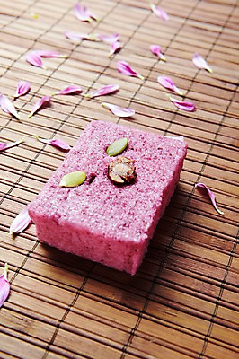 포토 JPG 스튜디오촬영 명절 한식 음식 분홍색 디저트 떡 한국 실내 사람없음 전통음식 설기 국내포토 전통 기념일 아시아 컬러 내부 파일형식