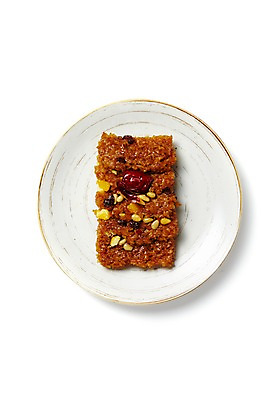 포토 JPG 스튜디오촬영 접시 명절 한식 음식 디저트 떡 한국 실내 누끼 사람없음 전통음식 약식 국내포토 전통 식기 기념일 아시아 내부 파일형식