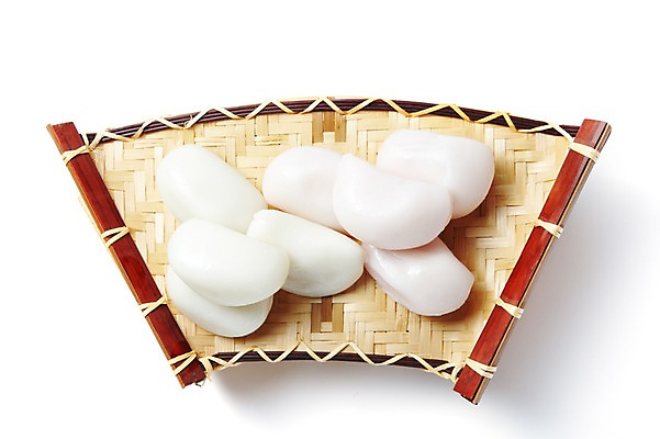 포토 JPG 스튜디오촬영 명절 한식 음식 디저트 떡 한국 실내 누끼 사람없음 전통음식 흰색 송편 국내포토 전통 기념일 아시아 컬러 내부 파일형식