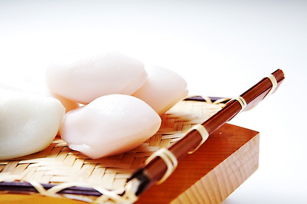 포토 JPG 스튜디오촬영 명절 한식 음식 디저트 떡 한국 실내 사람없음 전통음식 흰색 송편 국내포토 전통 기념일 아시아 컬러 내부 파일형식