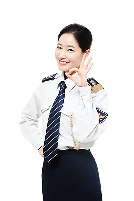 포토 JPG 스튜디오촬영 직업 여자 허리손 포즈 유니폼 모션 실내 한명 서기 미소 웃음 누끼 사람 동양인 손짓 상반신 20대 성인 한국인 작업실 경찰 전문직 OK 경찰복 여경 여자만 여자한명만 성인여자만 청년만 청년여자만 성인한명만 청년여자한명만 성인여자한명만 성인만 국내포토 1 옷 표정 인종 청년 내부 파일형식