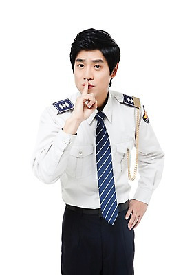 포토 JPG 스튜디오촬영 직업 남자 허리손 포즈 유니폼 모션 실내 한명 서기 누끼 사람 동양인 손짓 상반신 20대 성인 한국인 작업실 경찰 전문직 쉿 경찰복 남자만 남자한명만 성인남자만 청년만 청년남자만 청년남자한명만 성인한명만 성인남자한명만 성인만 국내포토 1 옷 인종 청년 내부 조용 파일형식