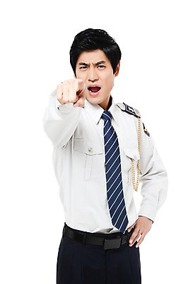 포토 JPG 스튜디오촬영 직업 남자 허리손 포즈 유니폼 모션 실내 표정 경고 한명 서기 누끼 사람 동양인 손짓 상반신 20대 성인 외침 한국인 금지 분노 가리킴 작업실 경찰 전문직 경찰복 남자만 남자한명만 성인남자만 청년만 청년남자만 청년남자한명만 성인한명만 성인남자한명만 성인만 국내포토 1 옷 감정 인종 청년 내부 소리 파일형식