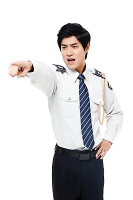 포토 JPG 스튜디오촬영 직업 남자 허리손 포즈 유니폼 모션 실내 표정 경고 한명 서기 누끼 사람 동양인 손짓 상반신 20대 성인 외침 한국인 금지 분노 가리킴 작업실 경찰 전문직 경찰복 남자만 남자한명만 성인남자만 청년만 청년남자만 청년남자한명만 성인한명만 성인남자한명만 성인만 국내포토 1 옷 감정 인종 청년 내부 소리 파일형식