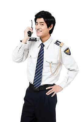 포토 JPG 스튜디오촬영 직업 남자 허리손 포즈 유니폼 통신 모션 실내 한명 서기 미소 웃음 들기 누끼 사람 동양인 손짓 상반신 20대 성인 통신기기 한국인 작업실 경찰 전문직 경찰복 무전기 무전 남자만 남자한명만 성인남자만 청년만 청년남자만 청년남자한명만 성인한명만 성인남자한명만 성인만 국내포토 1 옷 무선통신 표정 인종 청년 내부 기계 파일형식