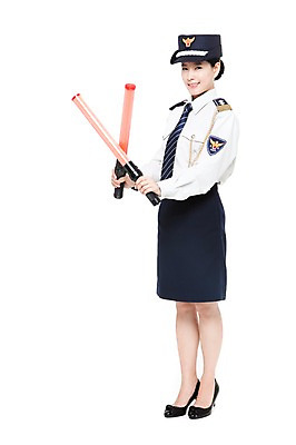 포토 JPG 스튜디오촬영 전신 직업 모자 잡화 여자 포즈 유니폼 모션 실내 경고 한명 서기 들기 누끼 사람 동양인 손짓 20대 성인 한국인 금지 작업실 경찰 전문직 안전장비 경찰복 여경 경찰모자 경찰봉 여자만 여자한명만 성인여자만 청년만 청년여자만 성인한명만 청년여자한명만 성인여자한명만 성인만 국내포토 모자_잡화 1 옷 안전 인종 청년 내부 장비 파일형식