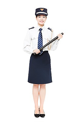 포토 JPG 스튜디오촬영 전신 직업 모자 잡화 여자 포즈 유니폼 모션 실내 한명 서기 미소 웃음 들기 누끼 사람 동양인 20대 성인 한국인 작업실 경찰 전문직 경찰복 봉 여경 경찰모자 경찰봉 호신용품 여자만 여자한명만 성인여자만 청년만 청년여자만 성인한명만 청년여자한명만 성인여자한명만 성인만 국내포토 모자_잡화 1 옷 표정 인종 청년 내부 안전장비 파일형식