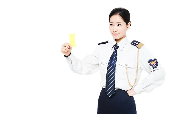 포토 JPG 스튜디오촬영 직업 여자 허리손 포즈 유니폼 모션 실내 경고 한명 서기 들기 누끼 사람 동양인 손짓 상반신 20대 성인 노란색 한국인 금지 작업실 경찰 전문직 경찰복 여경 옐로우카드 여자만 여자한명만 성인여자만 청년만 청년여자만 성인한명만 청년여자한명만 성인여자한명만 성인만 국내포토 1 옷 컬러 인종 청년 내부 파일형식