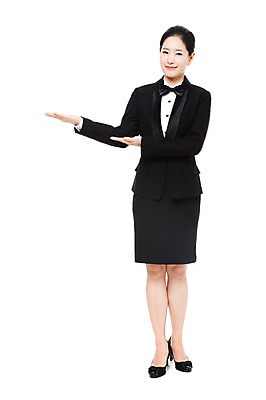 포토 JPG 스튜디오촬영 전신 직업 여자 포즈 유니폼 모션 안내 실내 한명 서기 미소 웃음 누끼 사람 동양인 손짓 20대 성인 한국인 작업실 전문직 서비스업 서비스 호텔리어 여자만 여자한명만 성인여자만 청년만 청년여자만 성인한명만 청년여자한명만 성인여자한명만 성인만 국내포토 1 옷 산업 표정 인종 청년 내부 파일형식