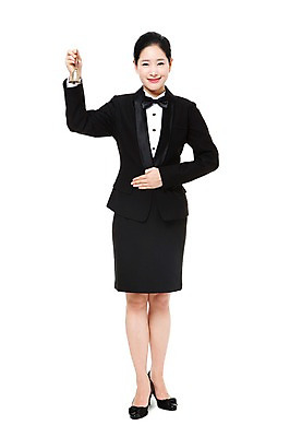 포토 JPG 스튜디오촬영 전신 직업 여자 포즈 유니폼 모션 실내 한명 서기 미소 웃음 들기 누끼 사람 동양인 손짓 20대 성인 한국인 초인종 종 작업실 전문직 서비스업 서비스 호텔리어 여자만 여자한명만 성인여자만 청년만 청년여자만 성인한명만 청년여자한명만 성인여자한명만 성인만 국내포토 1 옷 산업 표정 인종 청년 내부 파일형식