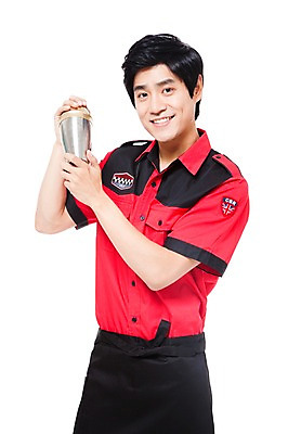 포토 JPG 스튜디오촬영 직업 남자 포즈 유니폼 모션 실내 한명 서기 미소 웃음 들기 누끼 사람 동양인 손짓 상반신 20대 성인 한국인 칵테일 작업실 전문직 종업원 서비스 바텐더 칵테일쇼 남자만 남자한명만 성인남자만 청년만 청년남자만 청년남자한명만 성인한명만 성인남자한명만 성인만 국내포토 1 옷 주류 표정 인종 청년 내부 쇼 파일형식