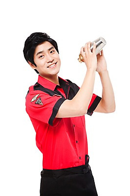 포토 JPG 스튜디오촬영 직업 남자 포즈 유니폼 모션 실내 한명 서기 미소 웃음 들기 누끼 사람 동양인 손짓 상반신 20대 성인 한국인 칵테일 작업실 전문직 종업원 서비스 바텐더 칵테일쇼 남자만 남자한명만 성인남자만 청년만 청년남자만 청년남자한명만 성인한명만 성인남자한명만 성인만 국내포토 1 옷 주류 표정 인종 청년 내부 쇼 파일형식