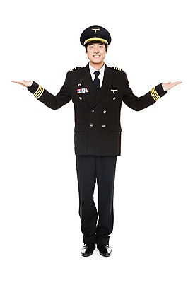 포토 JPG 스튜디오촬영 전신 직업 남자 포즈 유니폼 모션 안내 실내 한명 서기 미소 웃음 누끼 사람 동양인 손짓 20대 성인 한국인 작업실 전문직 파일럿 승무원 기장 남자만 남자한명만 성인남자만 청년만 청년남자만 청년남자한명만 성인한명만 성인남자한명만 성인만 국내포토 1 옷 표정 인종 청년 내부 파일형식