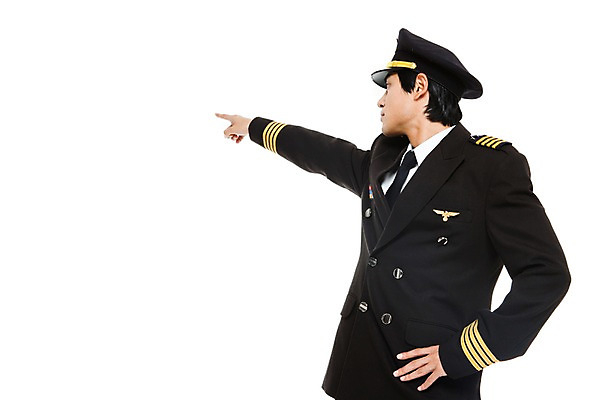 포토 JPG 스튜디오촬영 직업 남자 허리손 포즈 유니폼 모션 실내 한명 서기 누끼 사람 동양인 손짓 상반신 20대 성인 한국인 가리킴 작업실 전문직 파일럿 승무원 기장 남자만 남자한명만 성인남자만 청년만 청년남자만 청년남자한명만 성인한명만 성인남자한명만 성인만 국내포토 1 옷 인종 청년 내부 파일형식