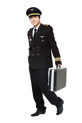 포토 JPG 스튜디오촬영 전신 직업 남자 포즈 유니폼 서류가방 가방 모션 실내 한명 서기 미소 웃음 들기 누끼 사람 동양인 20대 성인 한국인 작업실 전문직 파일럿 승무원 기장 남자만 남자한명만 성인남자만 청년만 청년남자만 청년남자한명만 성인한명만 성인남자한명만 성인만 국내포토 1 잡화 옷 표정 인종 청년 내부 파일형식