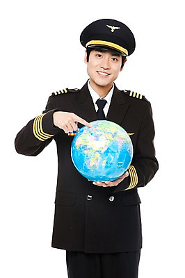 포토 JPG 스튜디오촬영 직업 남자 포즈 유니폼 모션 실내 한명 서기 미소 웃음 들기 누끼 사람 동양인 손짓 상반신 20대 성인 세계 글로벌 지구본 한국인 가리킴 작업실 전문직 파일럿 승무원 기장 남자만 남자한명만 성인남자만 청년만 청년남자만 청년남자한명만 성인한명만 성인남자한명만 성인만 국내포토 1 옷 표정 인종 청년 내부 파일형식