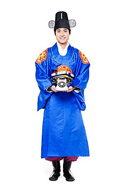 포토 JPG 스튜디오촬영 전신 한국문화 한국전통 전통 남자 행복 문화 포즈 신랑 결혼 모션 한국 실내 한명 서기 미소 웃음 들기 누끼 사람 동양인 20대 성인 기쁨 한국인 전통의상 한복 전화기 즐거움 전통혼례 상담 텔레마케팅 통화 혼례복 남자만 남자한명만 성인남자만 청년만 청년남자만 청년남자한명만 성인한명만 성인남자한명만 성인만 국내포토 1 동양문화 감정 아시아 표정 인종 이벤트 청년 내부 서비스업 전통의례 파일형식