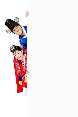 포토 JPG 스튜디오촬영 한국문화 한국전통 전통 여자 남자 행복 문화 신부 포즈 신랑 결혼 모션 안내 한국 알림판 실내 서기 미소 웃음 누끼 사람 동양인 상반신 20대 성인 두명 기쁨 한국인 전통의상 한복 알림 즐거움 전통혼례 족두리 혼례복 청년만 성인만 국내포토 동양문화 감정 아시아 전통소품 표정 인종 이벤트 청년 내부 전통의례 파일형식