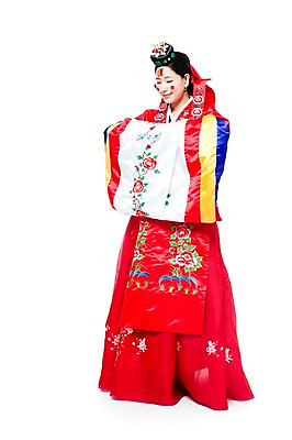 포토 JPG 스튜디오촬영 전신 한국문화 한국전통 전통 여자 행복 문화 신부 포즈 결혼 모션 한국 실내 한명 서기 미소 웃음 누끼 사람 동양인 20대 성인 기쁨 한국인 전통의상 한복 즐거움 전통혼례 족두리 혼례복 여자만 여자한명만 성인여자만 청년만 청년여자만 성인한명만 청년여자한명만 성인여자한명만 성인만 국내포토 1 동양문화 감정 아시아 전통소품 표정 인종 이벤트 청년 내부 전통의례 파일형식